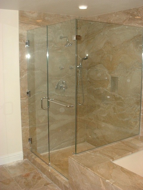Heavy-glass-with-Polished Nickle_Frameless Enclosures