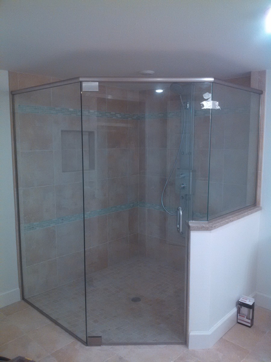 Semi-frameless shower enclosures_KIMG0106