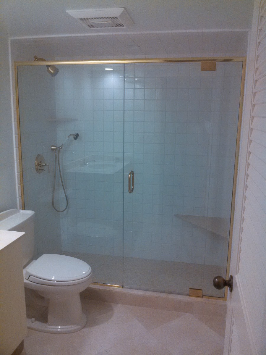 Semi-frameless shower enclosures_KIMG0267