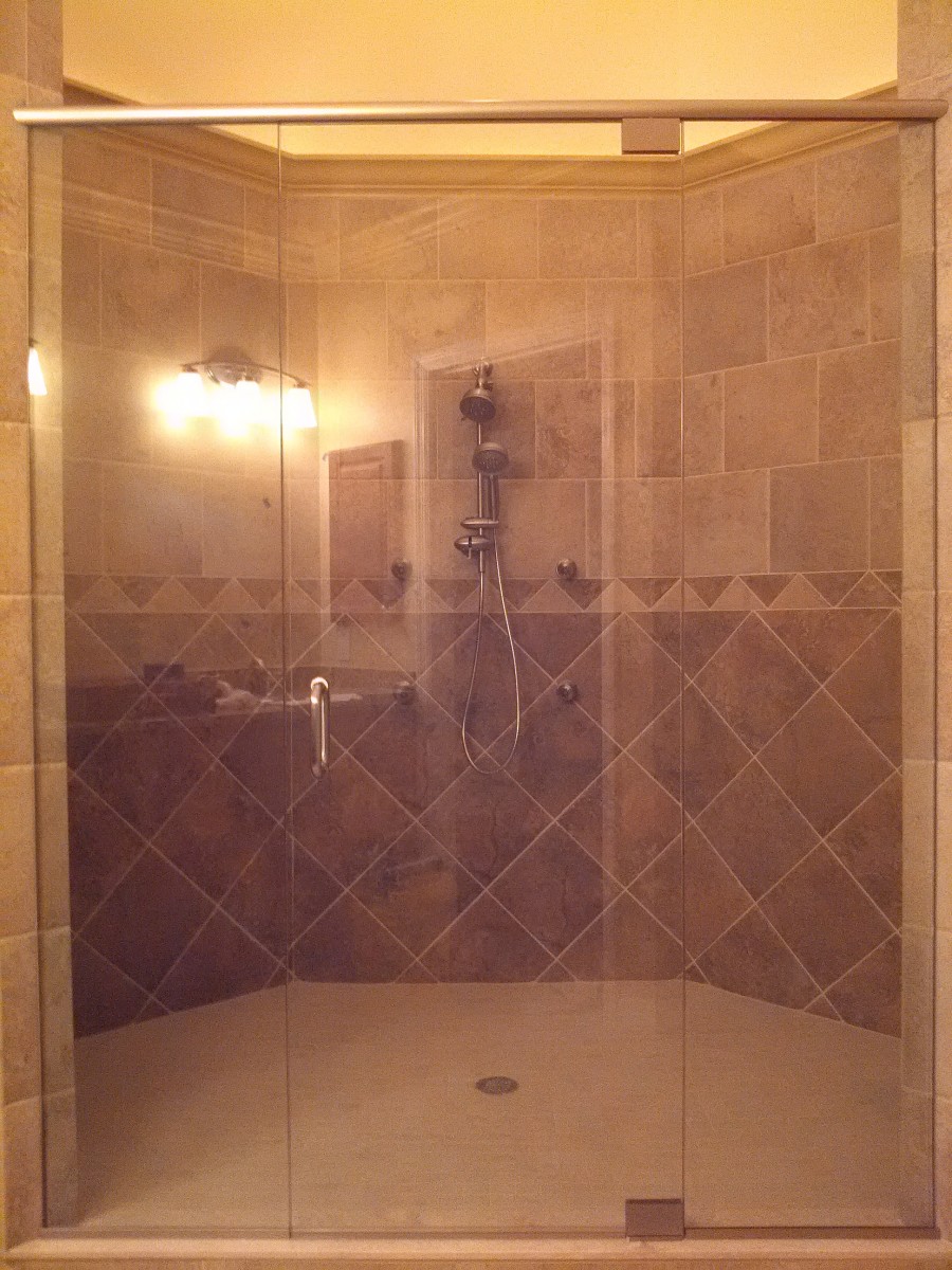 Semi-frameless shower enclosures_KIMG0269