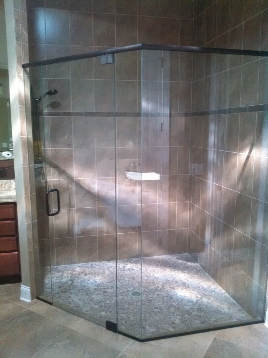 Semi-frameless shower enclosures_KIMG0301