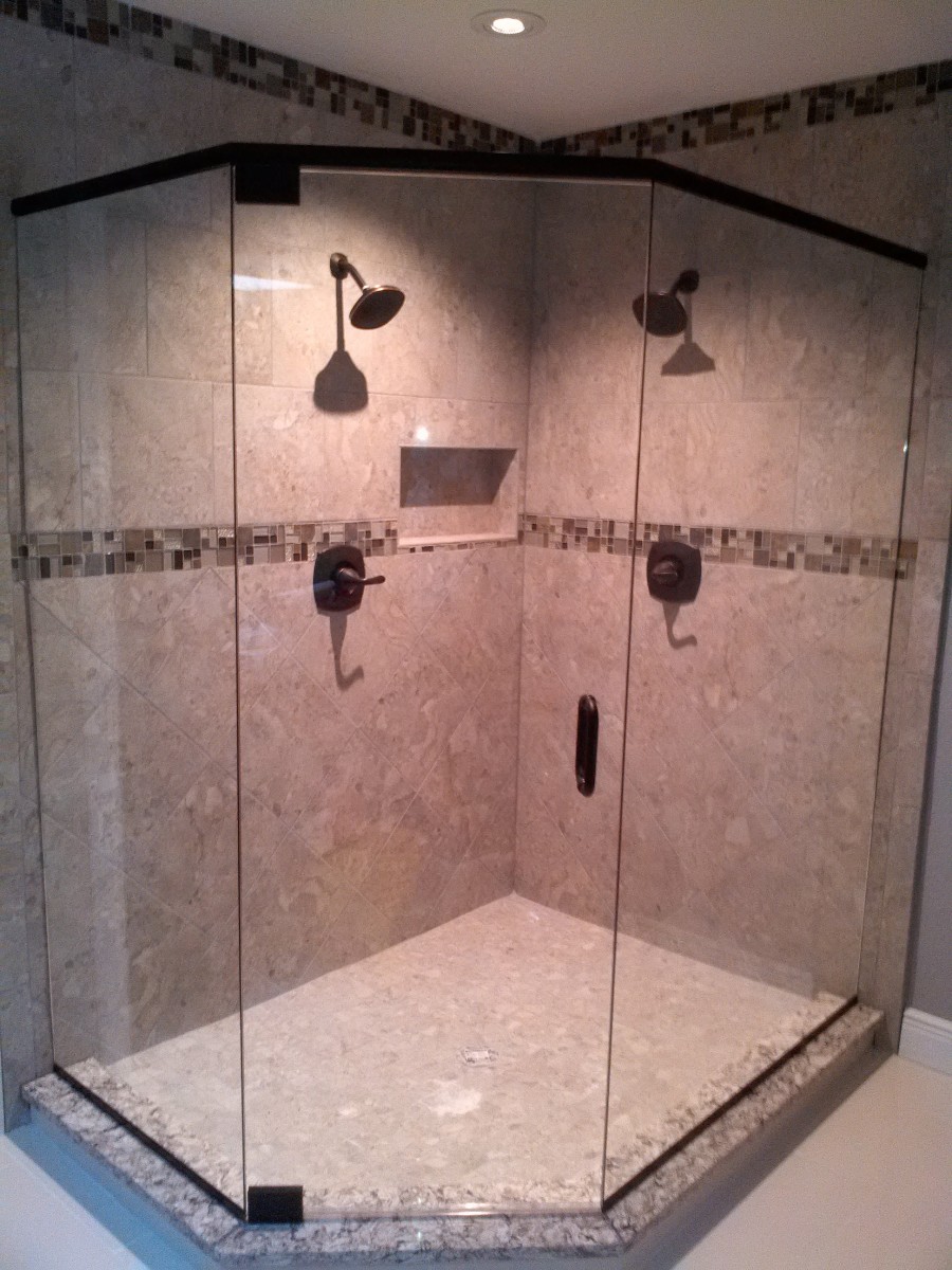 Semi-frameless shower enclosures_KIMG0501