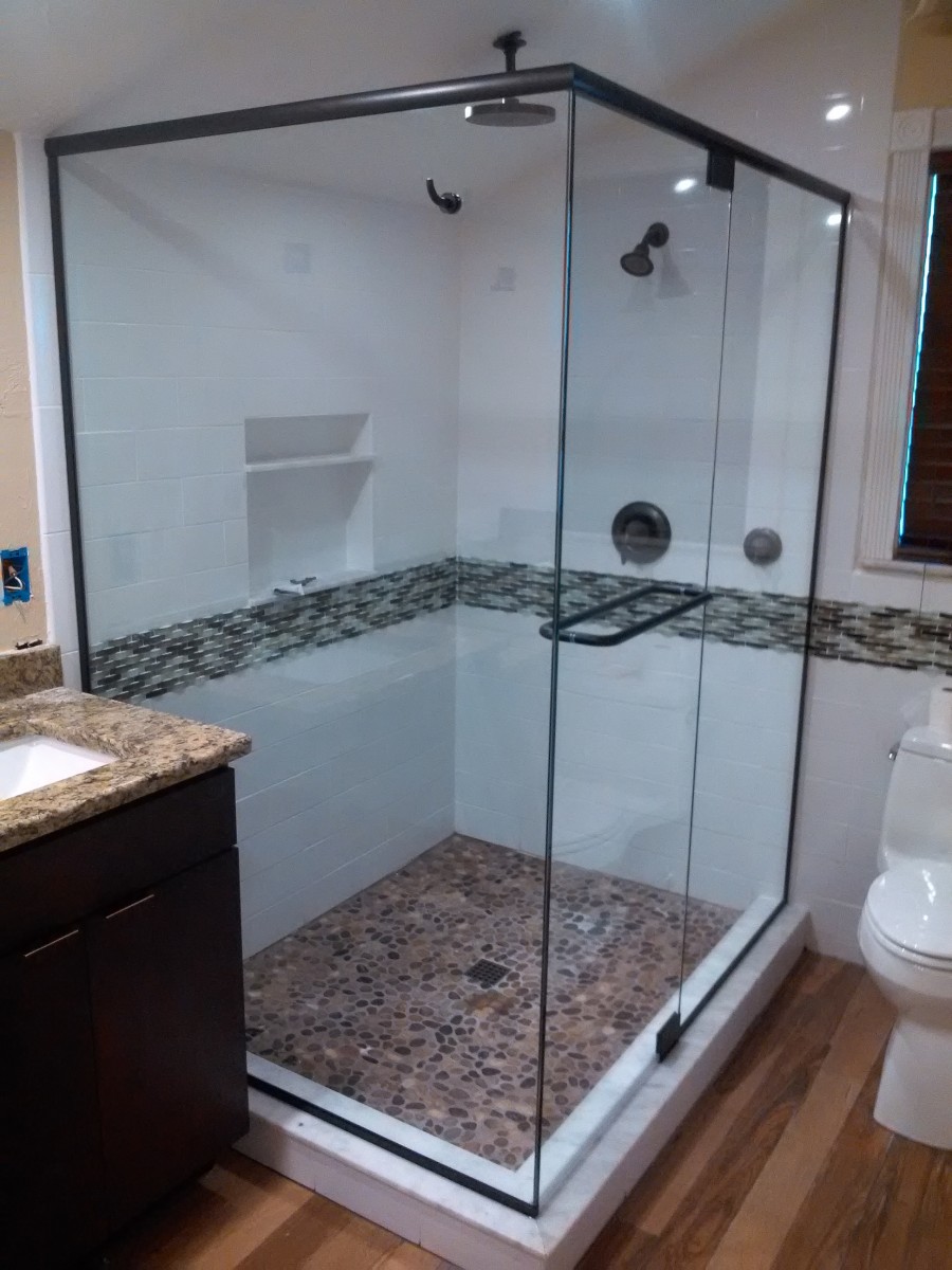 Lemon-Bay-Glass_Semi-frameless shower enclosures_KIMG0511-Copy
