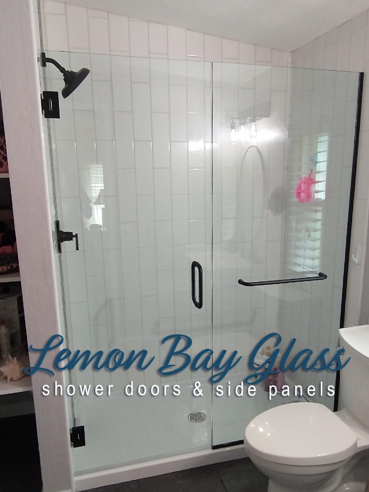 Lemon-Bay-Glass_Shower-Doors-and-Side-panels_Dark-Hinged-Shower-Door_Semi-frameless shower enclosures