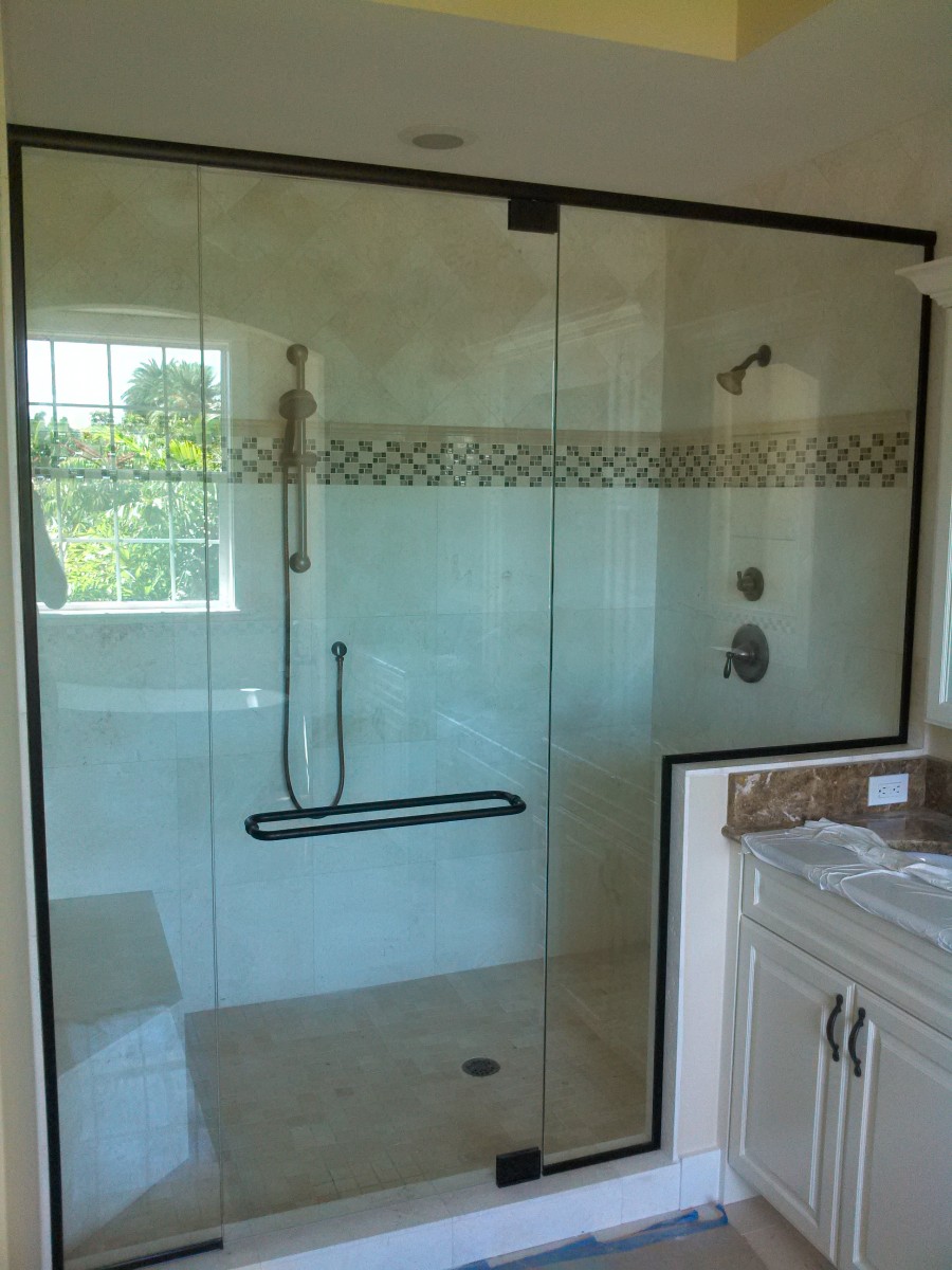Lemon-Bay-Glass_Semi-frameless shower enclosures_KIMG0250
