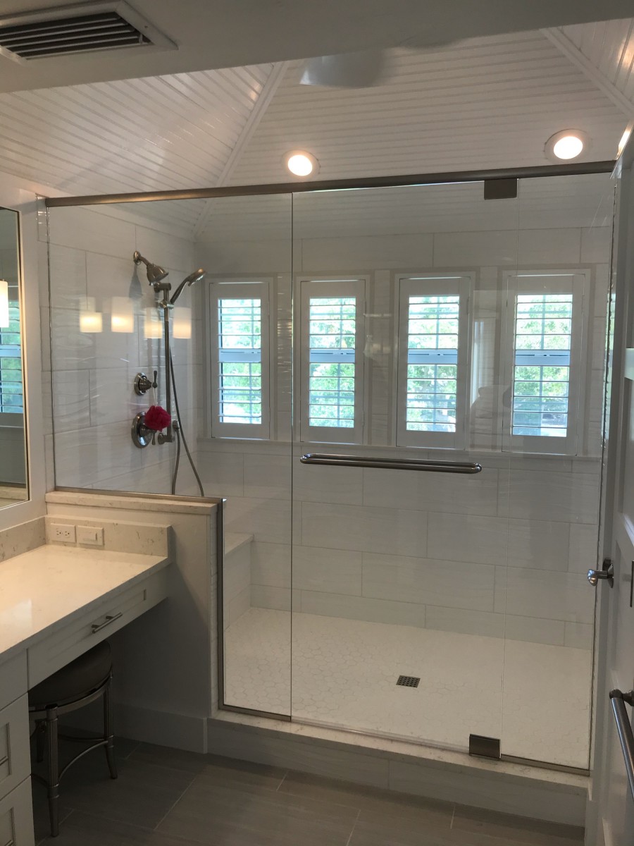 LemonBayGlass_Custom-Semi-frameless shower enclosures_Shower-Windows_7879