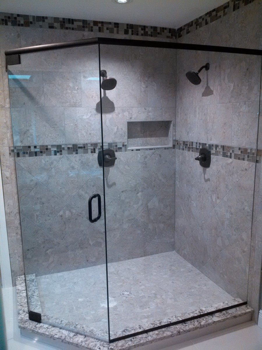 LemonBayGlass_Glass-Semi-frameless shower enclosures_Custom