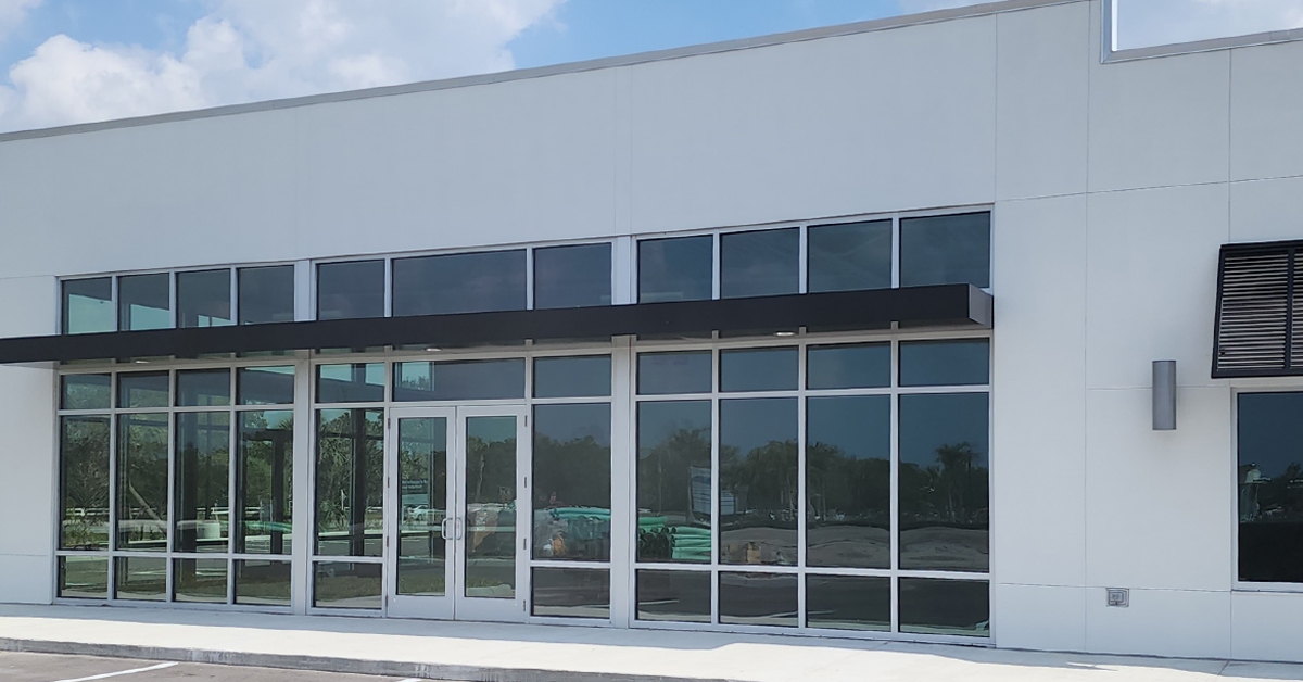 Commercial-Glass_Windows-and-Doors_Glass-Storefront-Installation-2_031623-