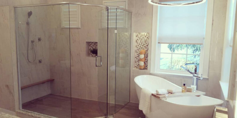 Custom Shower Enclosure_Lemon Bay Glass_Englewood glass and mirror-heavy glass